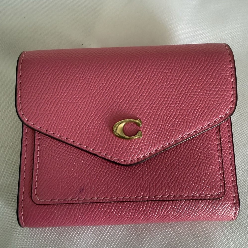 COACH Pink Wallet Leather Trifold Wallet Card Case Coin Holder